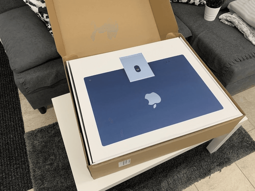 جهاز iMac M3 سعة 512 جيجابايت، 24 بوصة، 4 منافذ، لون أزرق